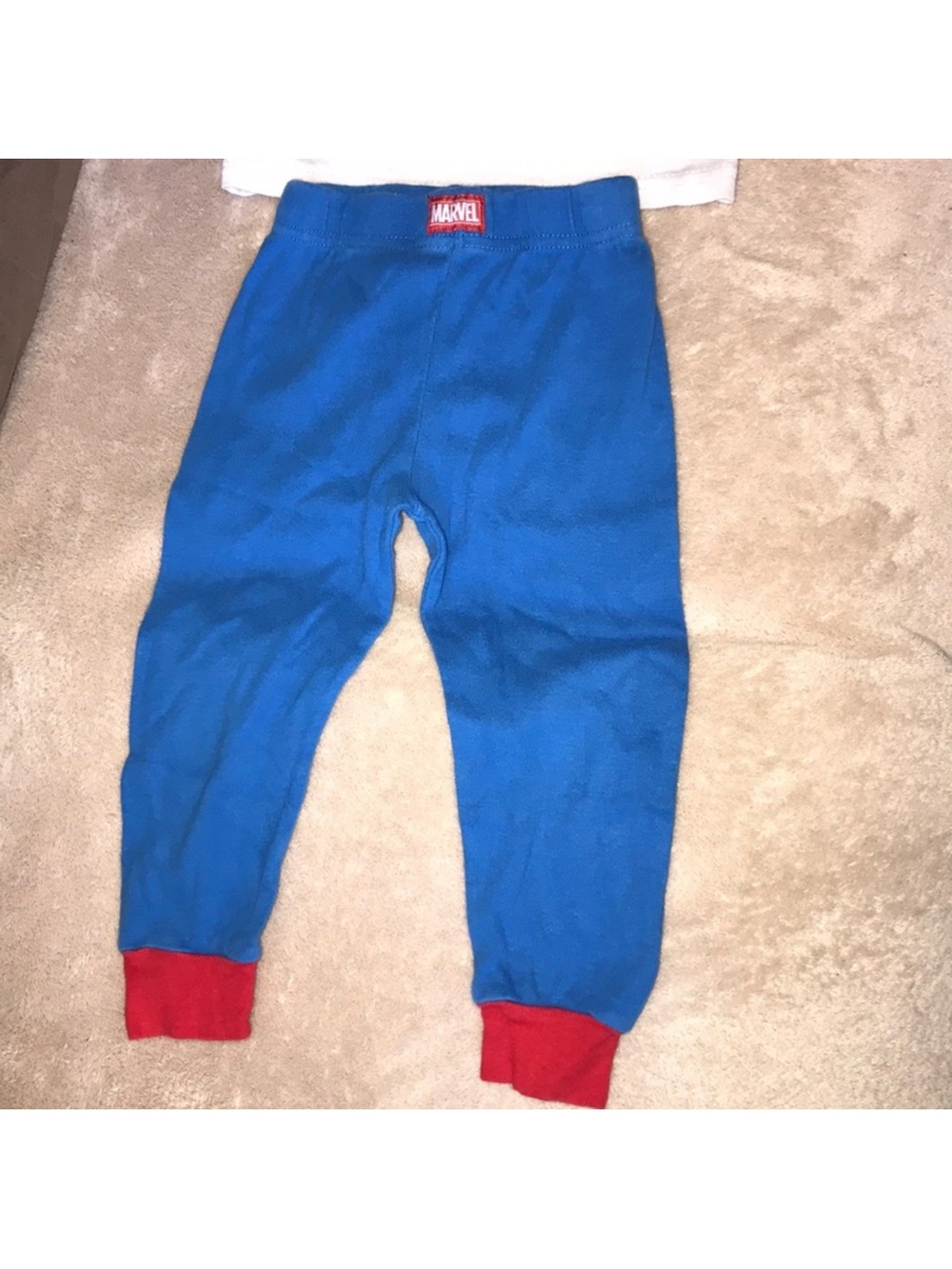 Marvel 3T Captain America White, Blue & Red Kids Pajama Costume Set - Picture 3 of 6